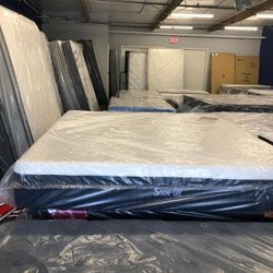 **BRAND NEW MATTRESSES AT AMAZING PRICES***