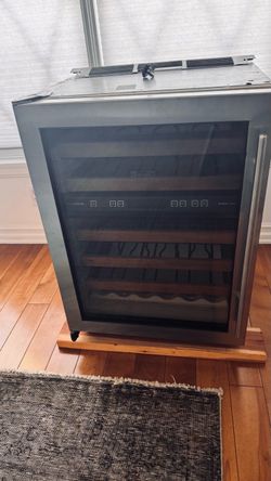 Subzero 24” wine fridge cooler