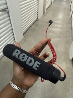 Rode VideoMic GO Light Weight On-Camera Microphone