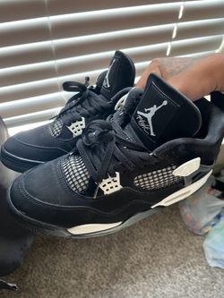 Jordan 4 “White Thunder”