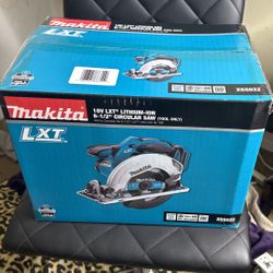 Makita 18V Cordless LXT Lithium-Ion 6-1/2" Circular Saw - (XSS02Z-R)