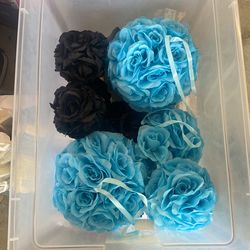 Two 10” Blue, Two 6” Blue, Five 3” Black Flower Balls