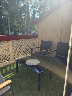 Patio Set With Faux Grass