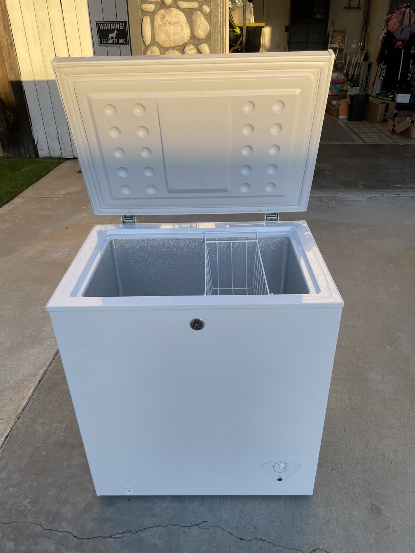 GE freezer 5.0 cu. Ft. FCM5SHWW for Sale in Huntington Beach, California -  OfferUp