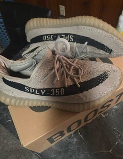 Yeezy 350 v2 slate size 10.5