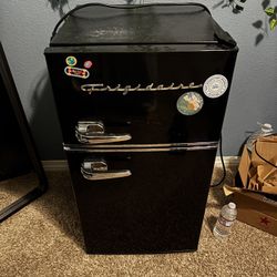 Frigidaire Retro Fridge