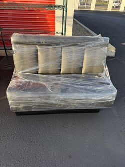 Single booth
