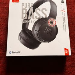 JBL Pure Bass Wireless Headphones 