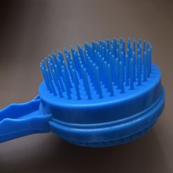 Self-cleaning Dog Brush 