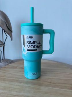 Simple Modern Trek 24 oz Tumbler with Handle