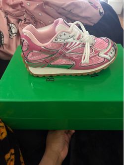 Pink Bottegas