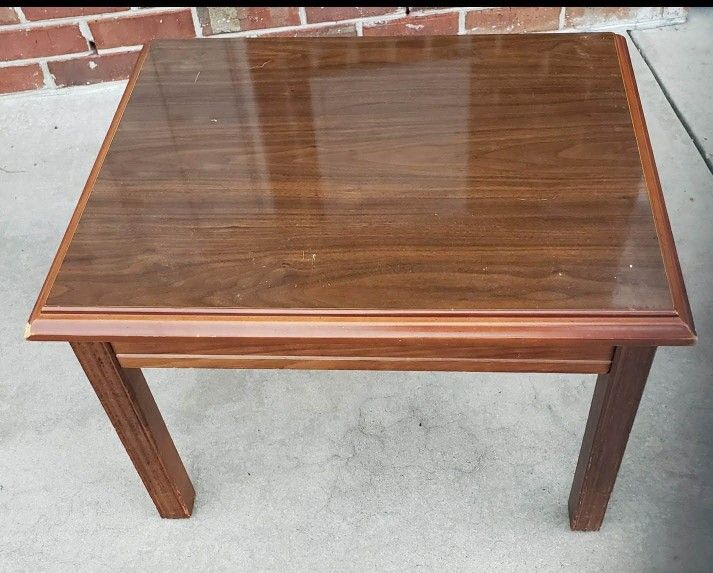 Side/ Coffee table