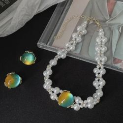 A set of pearls necklace Choker and  earrings Studs Gift