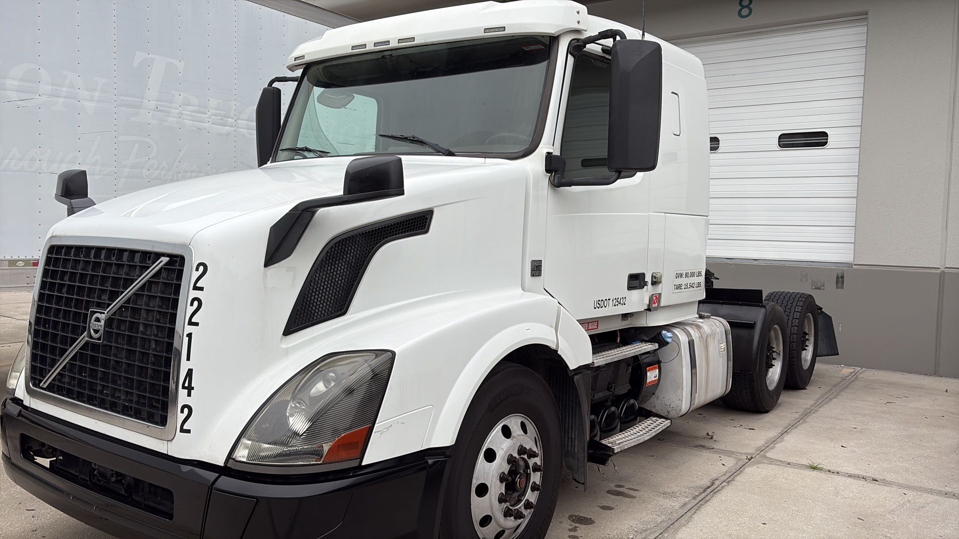 Volvo VNL Slow Roof Only 481k Miles