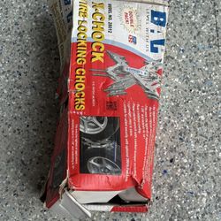 Tire locking chocks