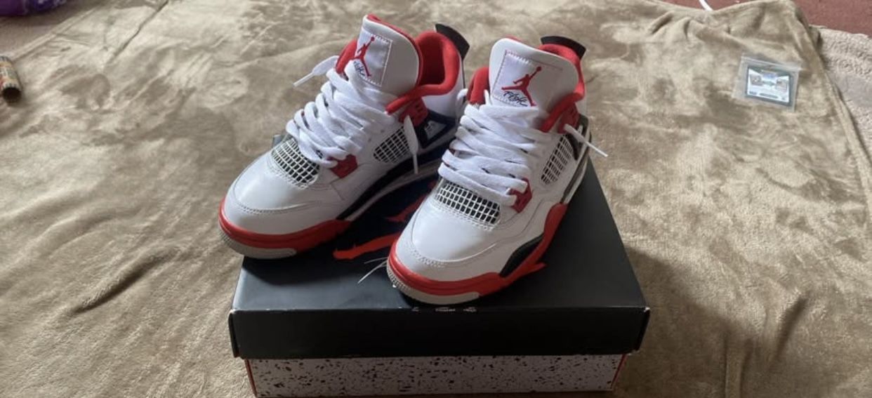 Jordan 4 Fire Red (GS)