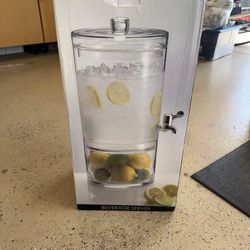 Beverage server 2 Gallon
