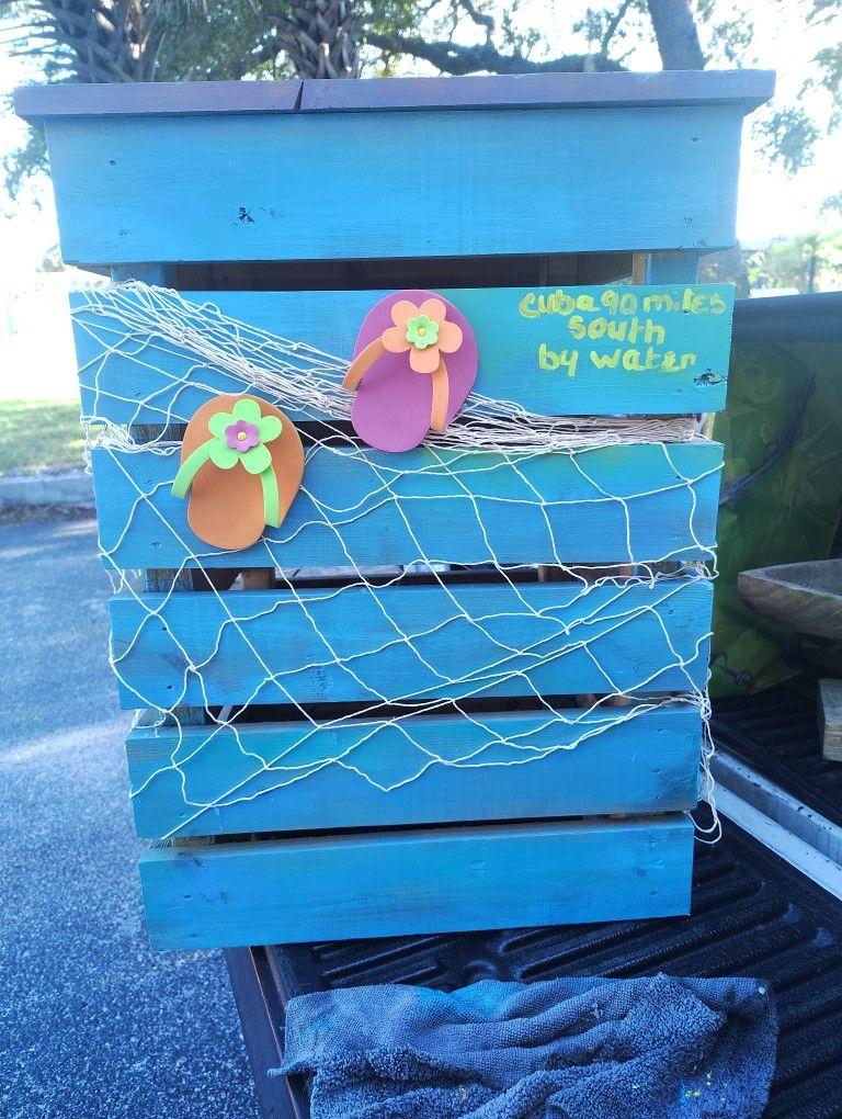 Pallet Side Table