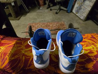 Mens Nike Size 11.5 Basketball shoe