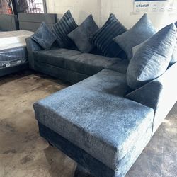 🛋️ 🔥 NEW ARRIVAL! LUXE PLUSH SECTIONAL 🔥 “Soft. Spacious. Stylish.”