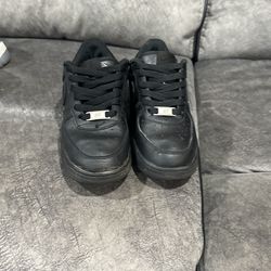 Black Air Force 1 Size 2y 