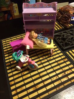 Kelly's bedroom bed folds up bed