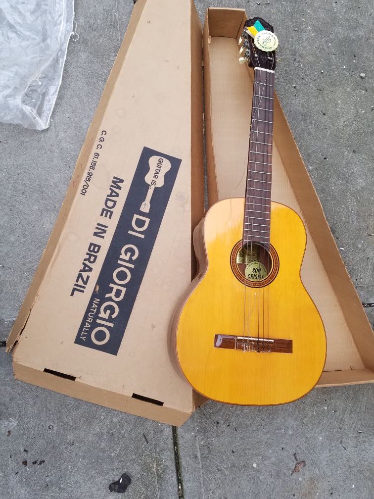 Di Giorgio made in Brazil acoustic guitar