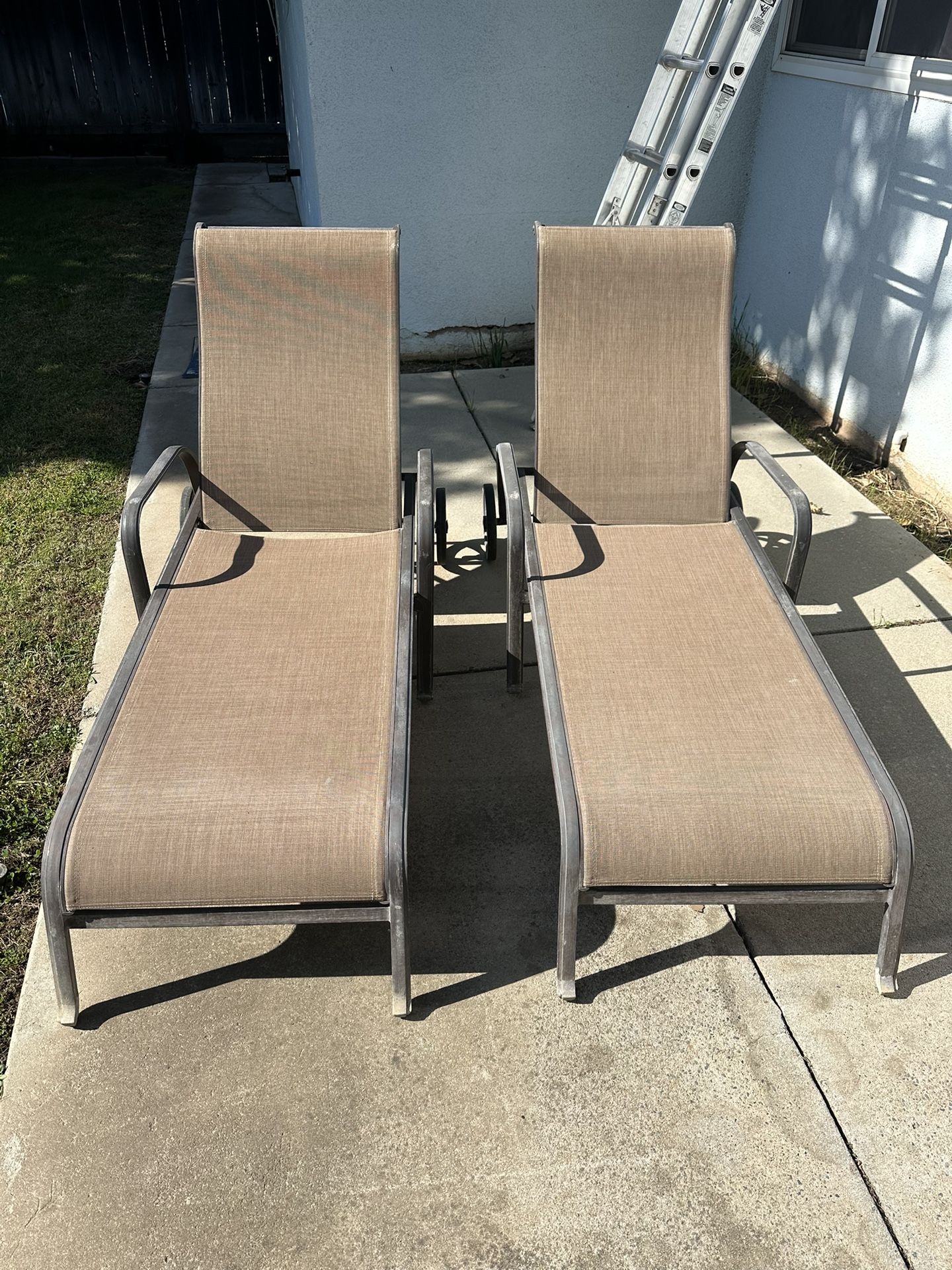 Set Of 2 Adjustable Outdoor Sun Loungers