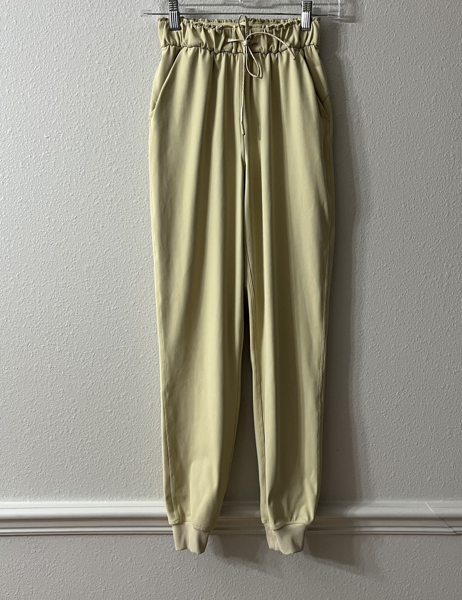 🍋Lululemon Keep Moving Joggers 2 ( NWT $ 118)