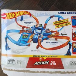 Hot Wheels Criss Cross Action Track Powered Racing Cars Toys