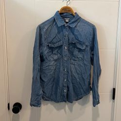 Guess vintage button up denim shirt  size XS
