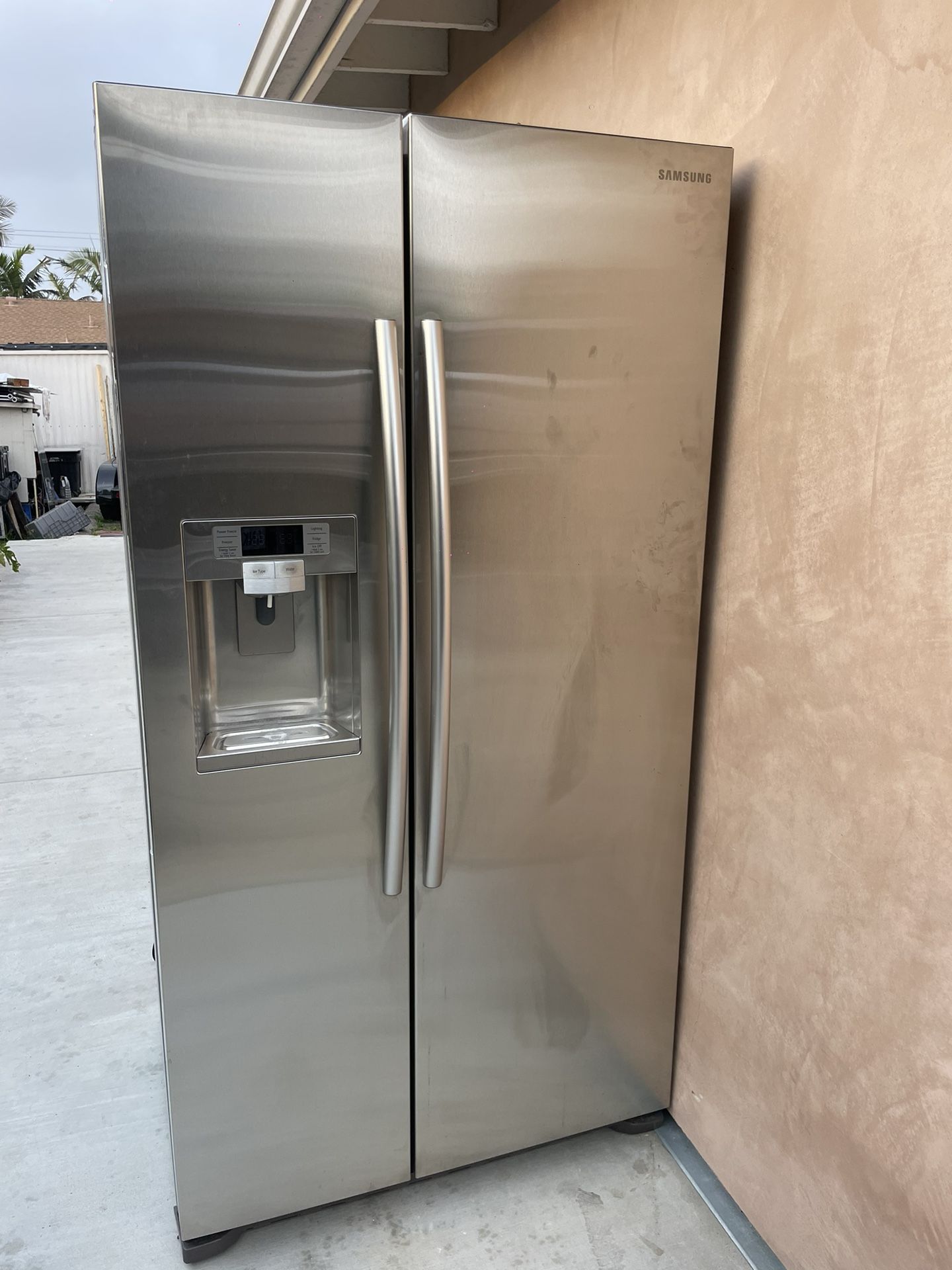 SAmMSUNG Refrigerator