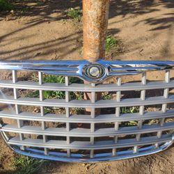 2006 Chrysler 300 Chrome Grill (OEM)