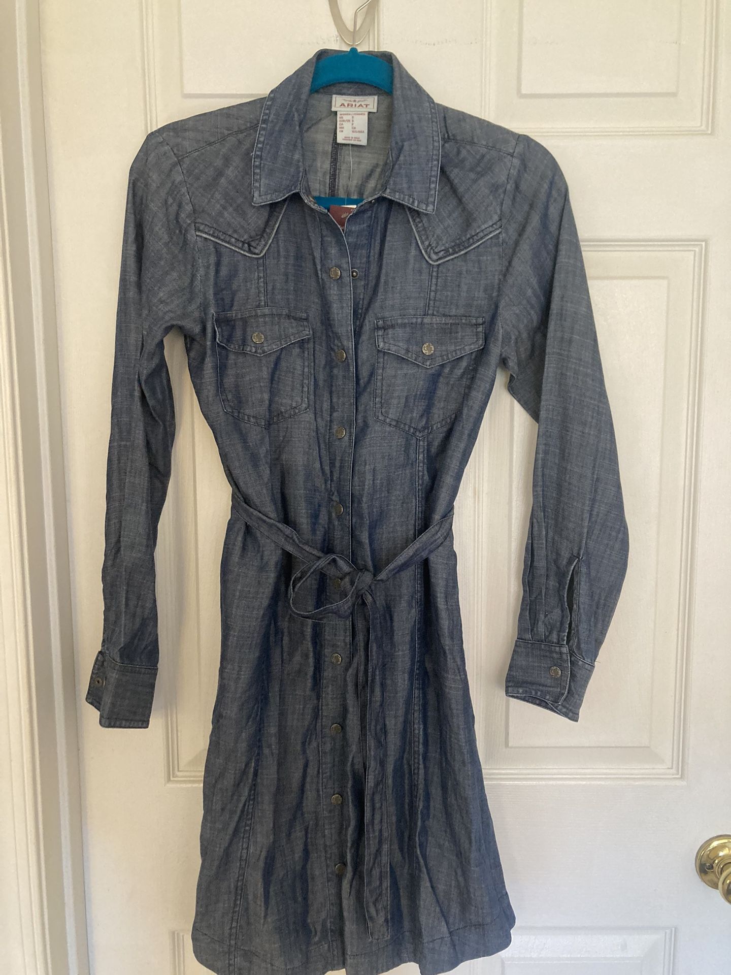 New Ariat soft denim dress size SMALL / Petite fits 2-4