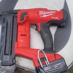 Pistola Finish Nailer En Buen Estado