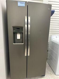 Ge 36 inch side by side in excellent condition