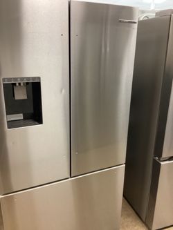 Bosch 500 Series 36 in. 26 cu.ft. Smart Standard Depth French Door Refrigerator