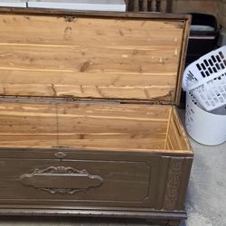 Vintage Lane Cedar Chest