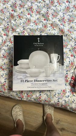 Unopened Dish Set