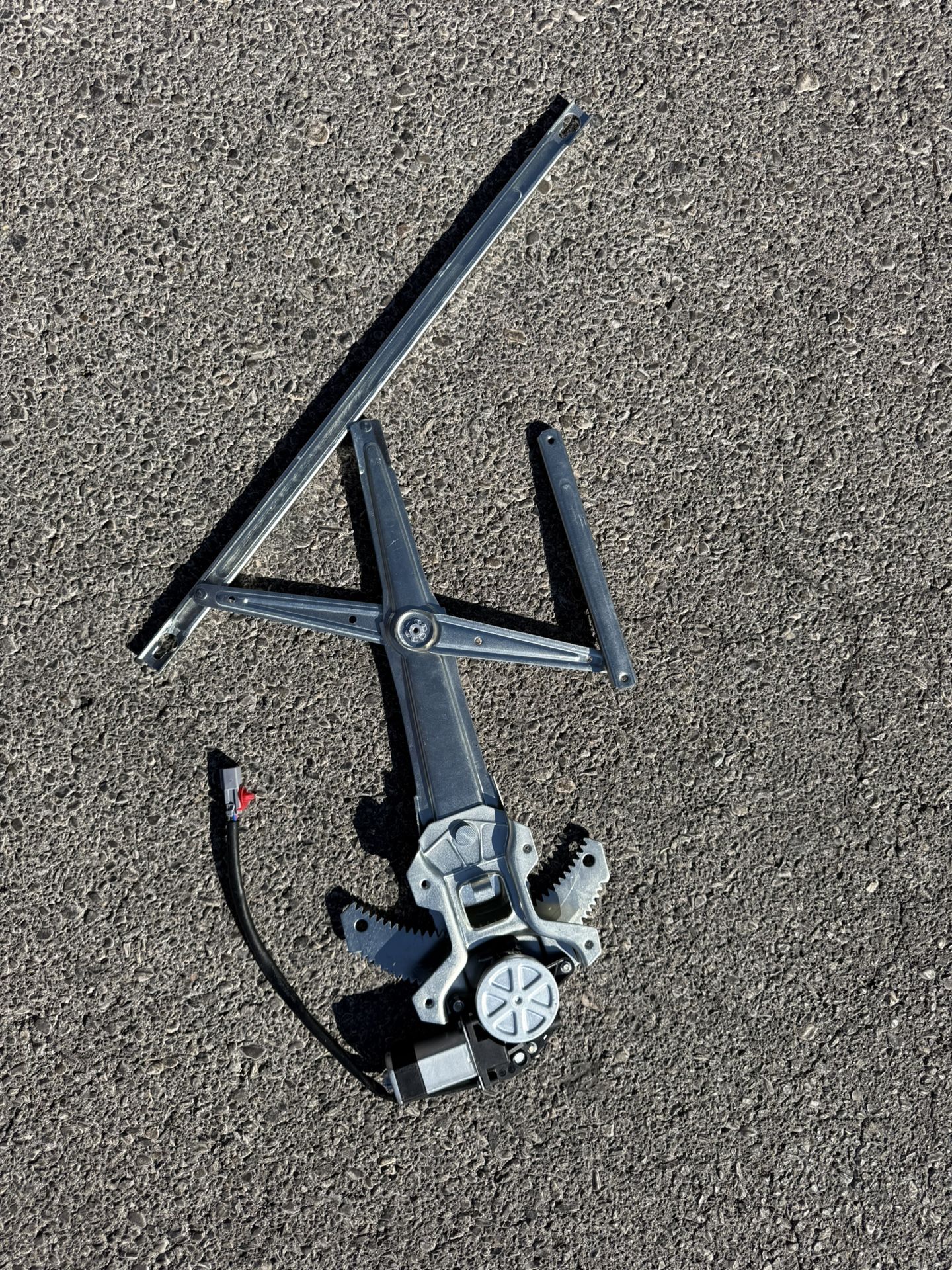 Window Regulator Fits Ford F-150: 2011-2014 models. Ford Lobo: 2011-2014 models. Lincoln Mark LT: 2011-2014 models.