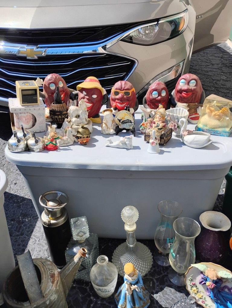 Miscellaneous Porcelain Figurines/ Dolls