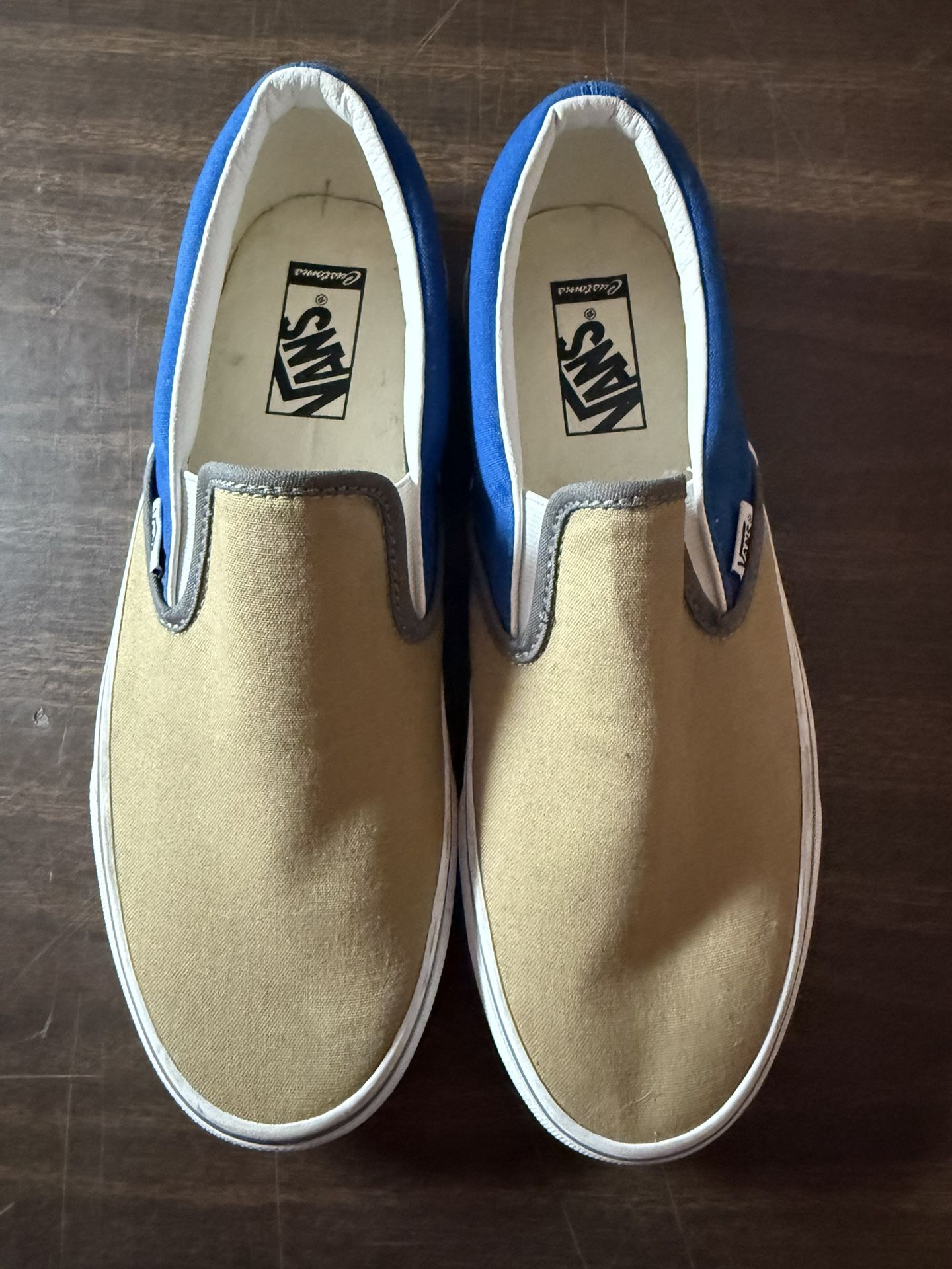 NWOB Unisex Vans Customs Slip On Tan Blue Sneakers Size 9.5 M 11 W