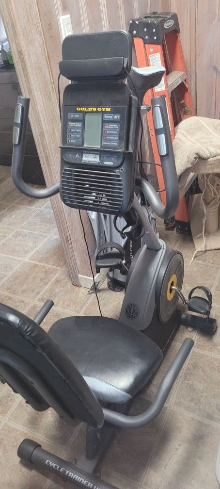 Gold Gym Recumbent Bike