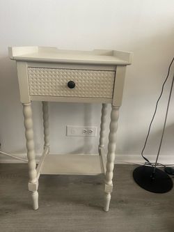 Cream White Vintage-Style Bedside Table / End Table