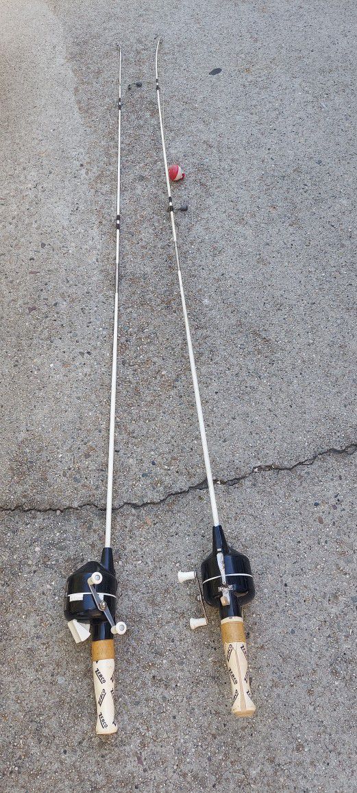 2 Fishing REELS And Rod 