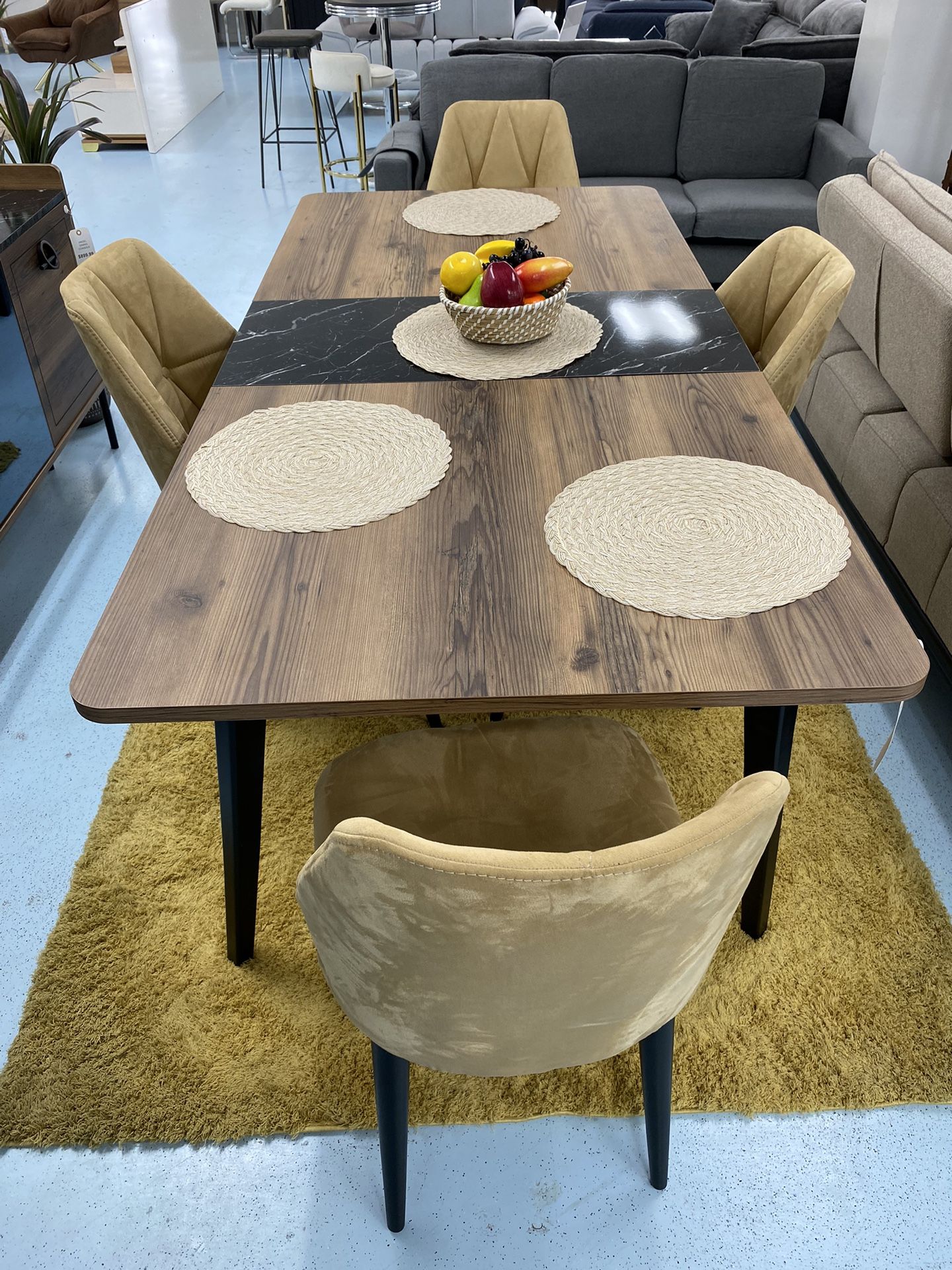 Angel Dining Table With Chairs