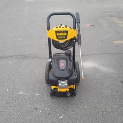 DeWalt 3300 psi pressure washer and Ridgid Air Compressor 150 psi Electric