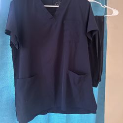 Women’s Scrubs Like New