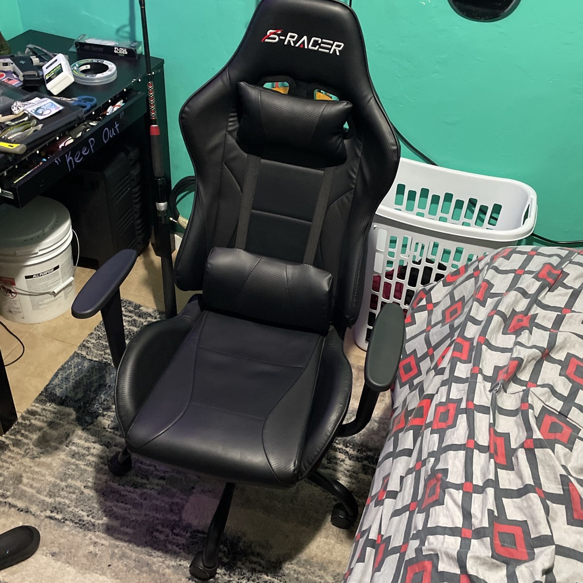 Gaming chair 