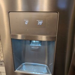 Frigidaire Gallery Refrigerator $500